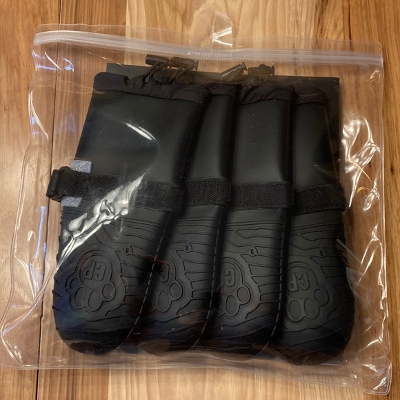 BRAND NEW Canada Pooch Waterproof Dog Boots - Picture 9 of 9